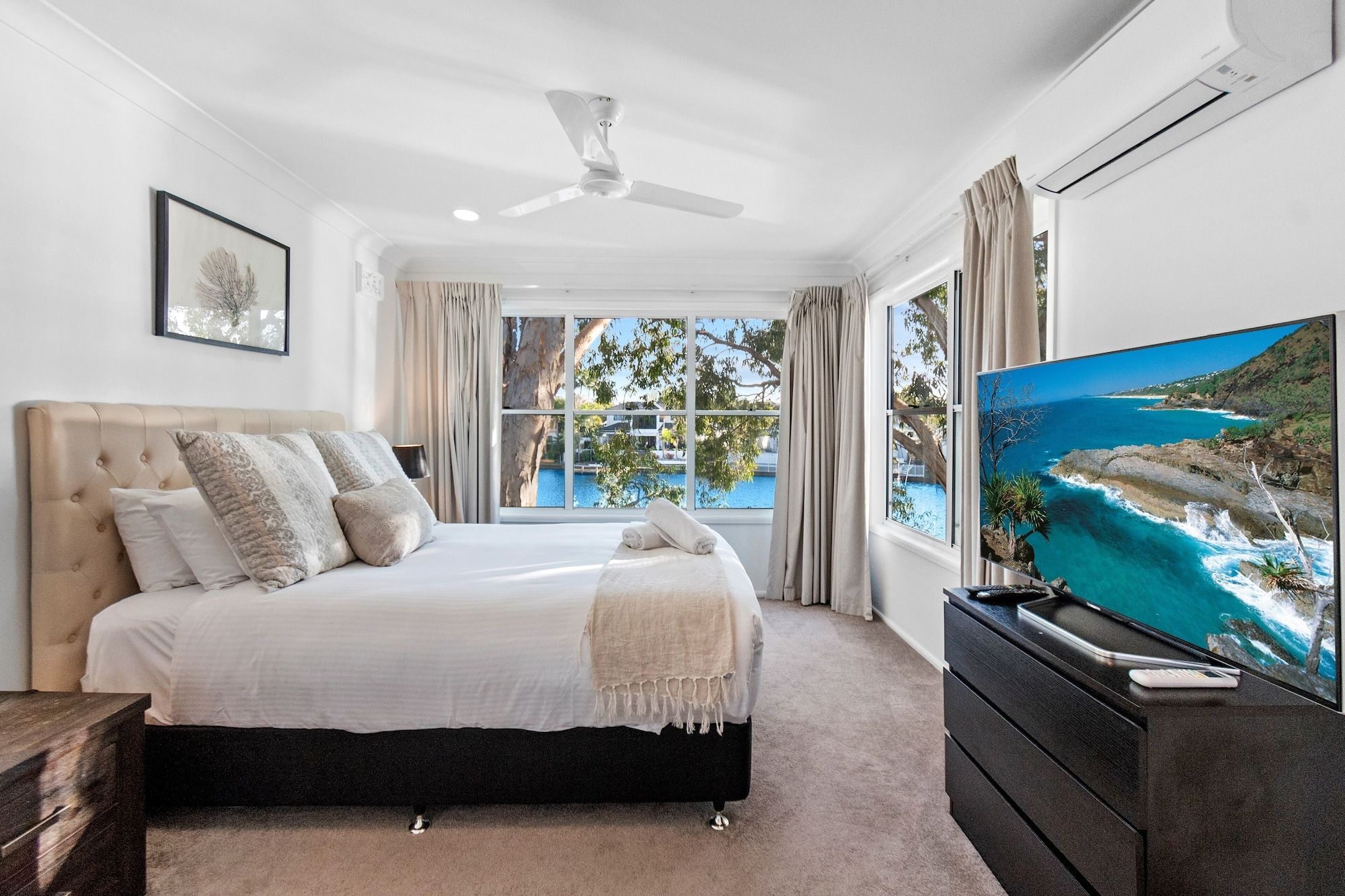 نوسا إنترانس ووترفرونت ريزورت