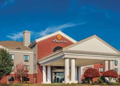 La Quinta Inn & Suites by Wyndham Loudon - Loudon - Bâtiment