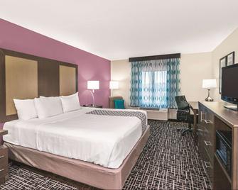 La Quinta Inn & Suites by Wyndham Loudon - Loudon - Bedroom