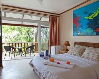 El Galleon Beach Resort - Puerto Galera - Bedroom