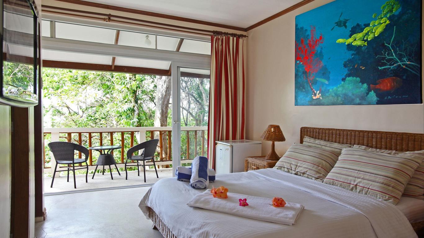 El Galleon Beach Resort