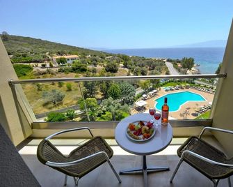 Evia Riviera Resort - Amárynthos - Balcon