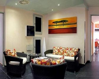 Hotel Savoia - ליניאנו סביאדורו - סלון