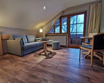 Hotel Berghof - Pfronten - Pokój dzienny