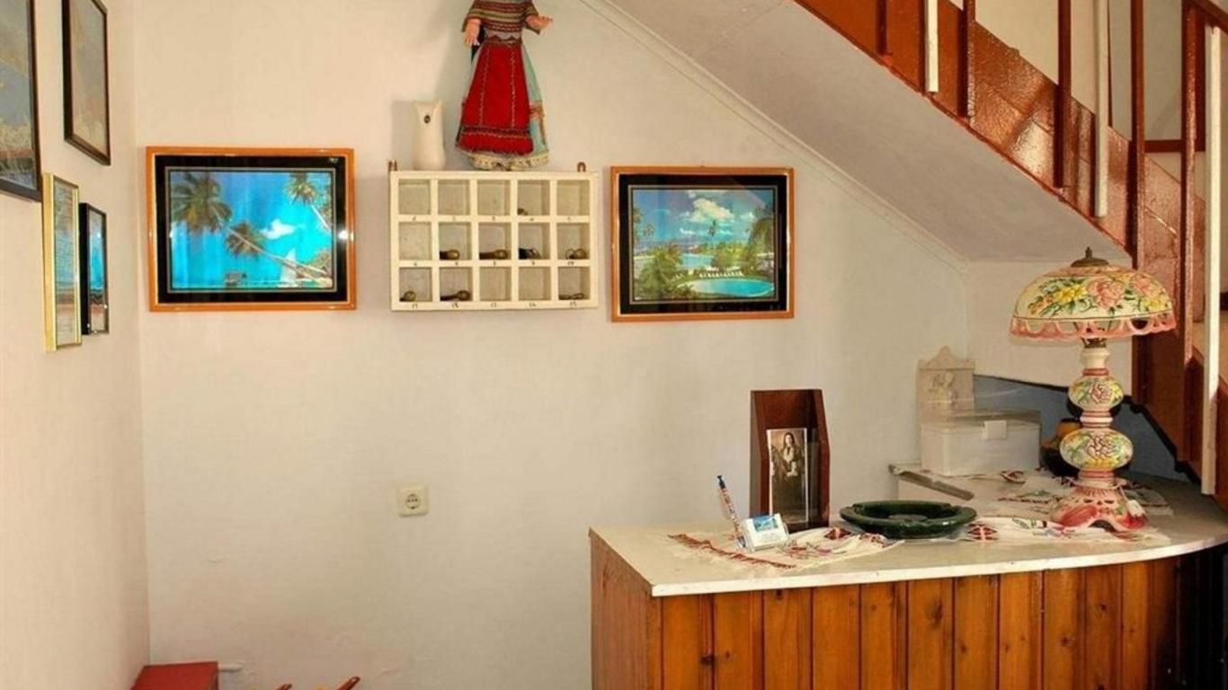 Avra Rooms
