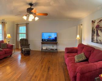 spacious 5 bedroom home - Centre - Sala de estar