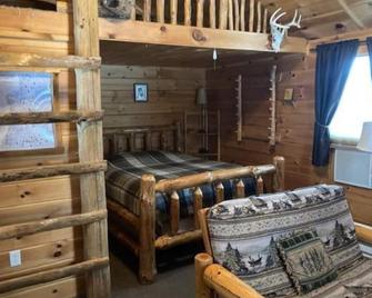 Oak Cabin - Thompsonville - Bedroom
