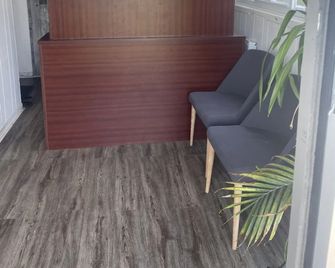 Nites Inn Motel - Cornwall - Recepce