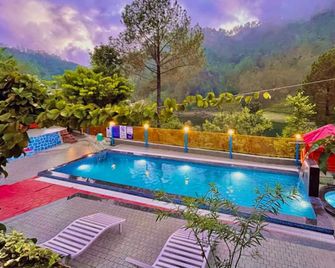 JJ's Village - Eco Resort - Nainital - Bể bơi