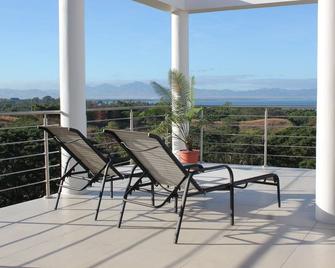 4 Bedroom Pool Villa with Infinity Pool - Next to Love Island Season 7 Location - Lautoka - Balcony