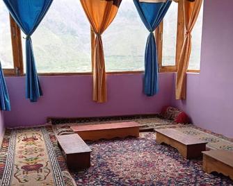 Lammaney Homestay - Keylong - Living room