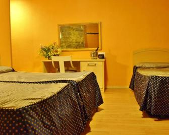 Hotel Mur - Jaca - Bedroom