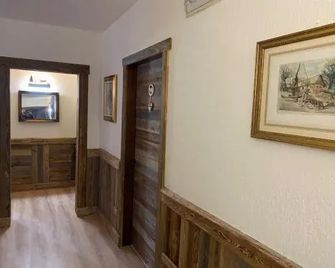 Hotel Le Clou - Arvier - Pasillo