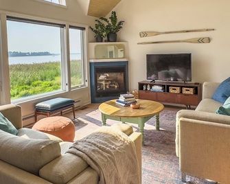 Waterfront nature-lover's retreat on wildlife refuge in Prime Hook Beach - Milford - Sala de estar