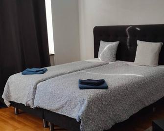 Very Nice Apartment 15 Minutes From Stoc - Huddinge - Bedroom