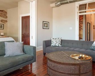 Charming Cozy & Convenient Stl Gem Abodebucks - Saint Louis - Salon