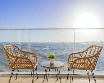 Bloomfields Cozy Stu in Alexis Tower - Dubai - Balkon