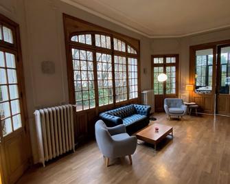 La Villa Beaupeyrat - Apparthôtels de charme dans bâtisse de caractère - Limoges - Salon