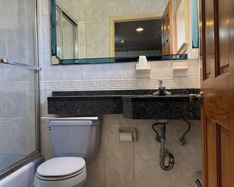 Royal Motel - Secaucus - Bathroom