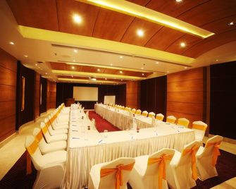 Olive Downtown Kochi - Kochi - Neuvotteluhuone
