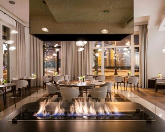 Grand Hotel Vilnius, Curio Collection by Hilton - Vilnius - Restaurant