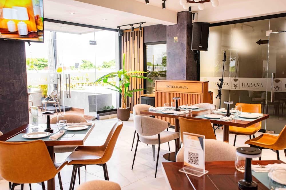 Habana Hotel Y Restaurante - Higüey - Restaurante