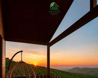 اكواخ سفاري السياحية - Ajloun - Balcony