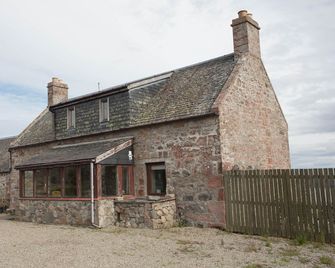 Uninterrupted sea views across the Moray Firth home to dolphins - Fortrose - Gebäude