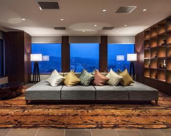 Ana Holiday Inn Kanazawa Sky By IHG - קאנאזוואה - סלון