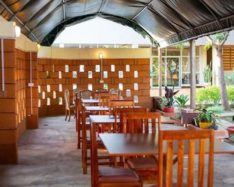 Kilimanjaro Snow Peak Hotel - Himo - Restaurante