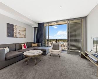 One Bedroom Private Apartment at 88 Archer St Chatswood - Sydney - Living room