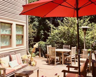 Beautifully detailed oasis in the Westbrae - Albany - Patio