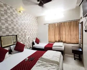 Fabhotel Kamal - מומבאי