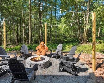 The Pocono Dreamhouse | Modern A-Frame | Hot Tub - Mt Pocono - Patio