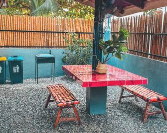 Amakan Beachfront Private House Bataan - Bagac - Patio