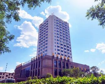 Rong Hua Hotel - Linyi - Building