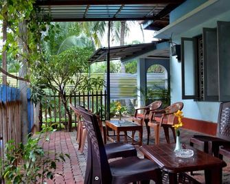 Hamsam Villaa - Batticaloa - Patio