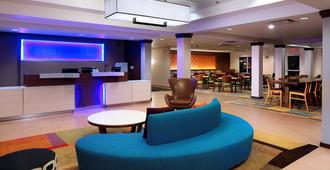 Fairfield Inn & Suites Newark Liberty International Airport - Newark - Lobby