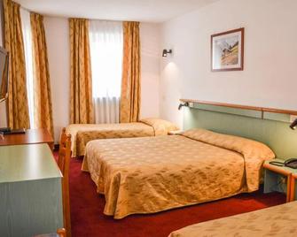 Hotel Sport - פייבה די לדרו - חדר שינה