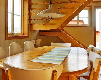 Holiday Home in Uddevalla - Uddevalla - Dining room