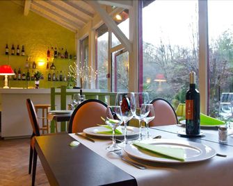 Hotellerie de la Cascade - Saint-Genis-les-Ollières - Restaurace