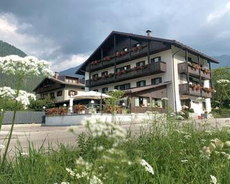 Hotel Ferrari - Pinzolo - Gebouw