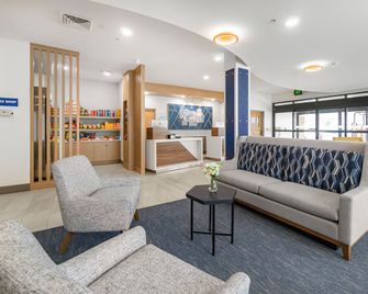 Holiday Inn Express Salt Lake City South-Midvale By IHG - Midvale - Gebäude