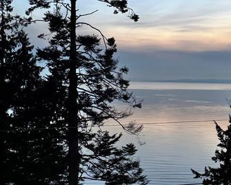 White Rock Beach getaway - White Rock - Buiten zicht