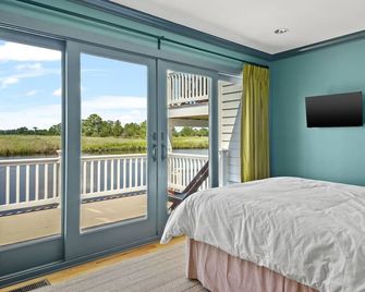 Creek House - Waterfront Oasis on Holden - New Church - Bedroom