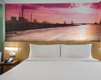 Favehotel Cilacap - Cilacap - Strand