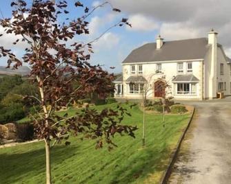 Carrick House B&B - Killybegs - Building