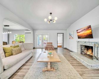 @ Marbella Lane - 4br Near Morongo Casino & Outlet Ldry+p - Banning