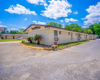 Cypress Inn Motel By OYO West Monroe I-20 - Monroe - Budova