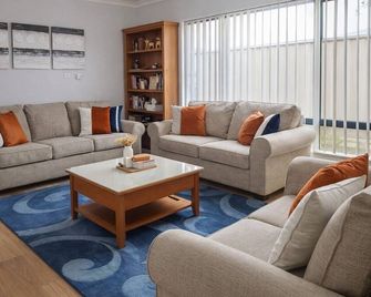 Spacious 4br Home | Near Murdoch & Freo - Success - Sala de estar